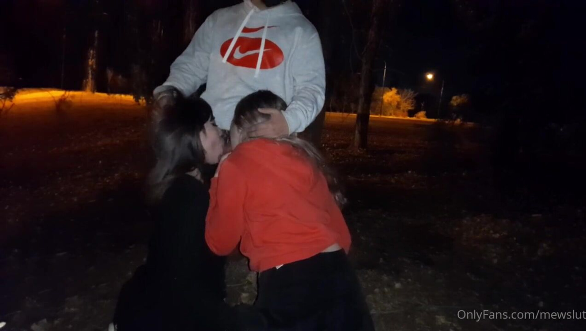 Diversión en un parque público - latin - blowjob - teen - publico
