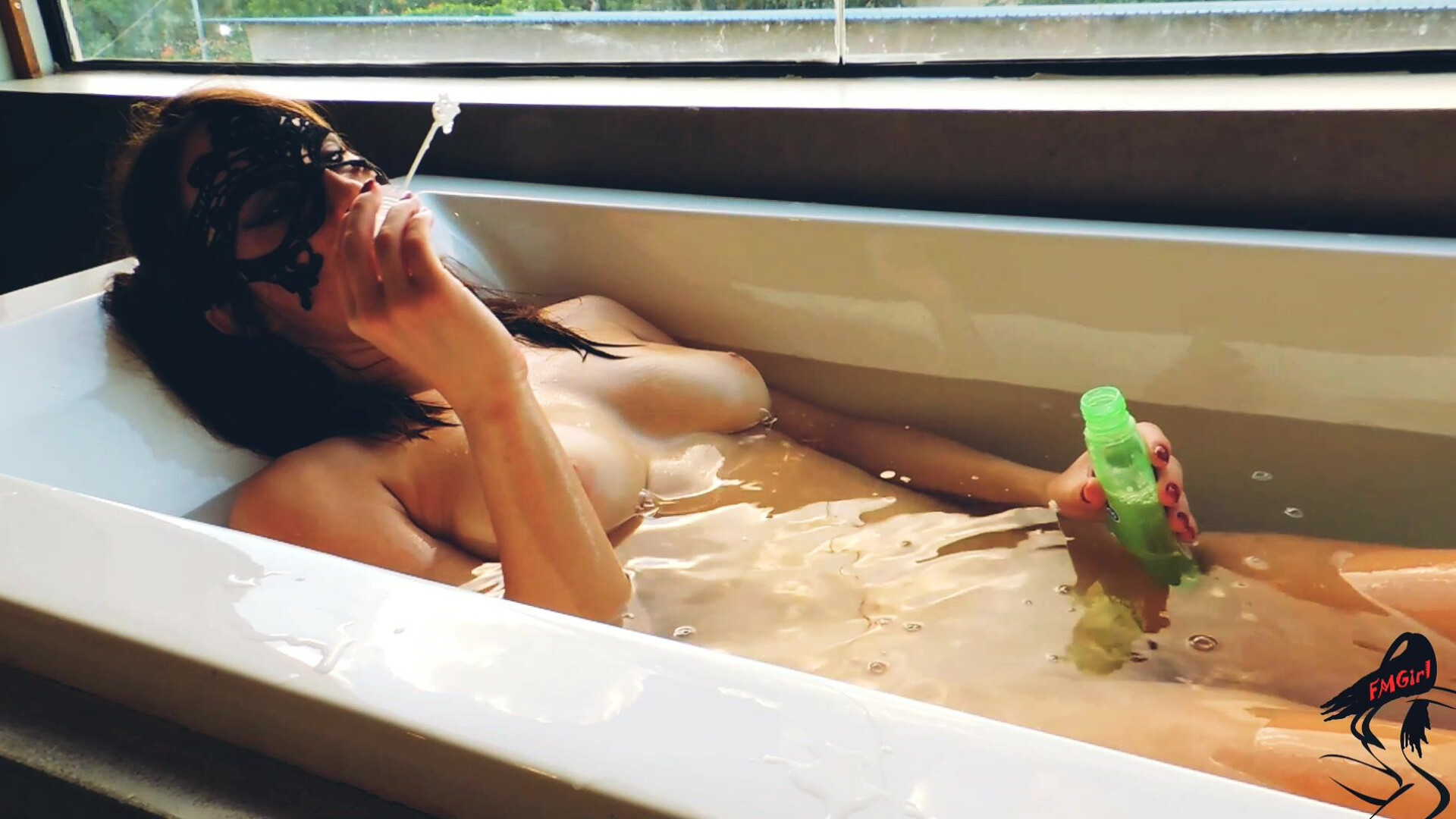 Fmgirl Sensual Bath And Blowing Bubbles - solo - amateur - hd porn
