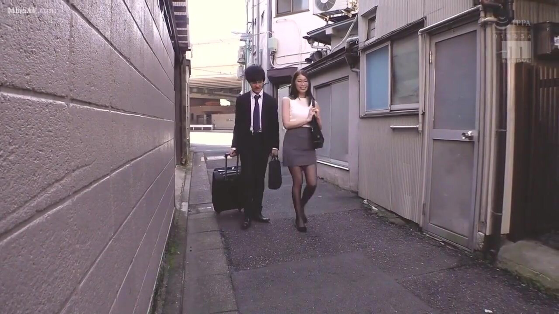 MIAA 556 Yumika Saeki a longing female boss who was sq - asian