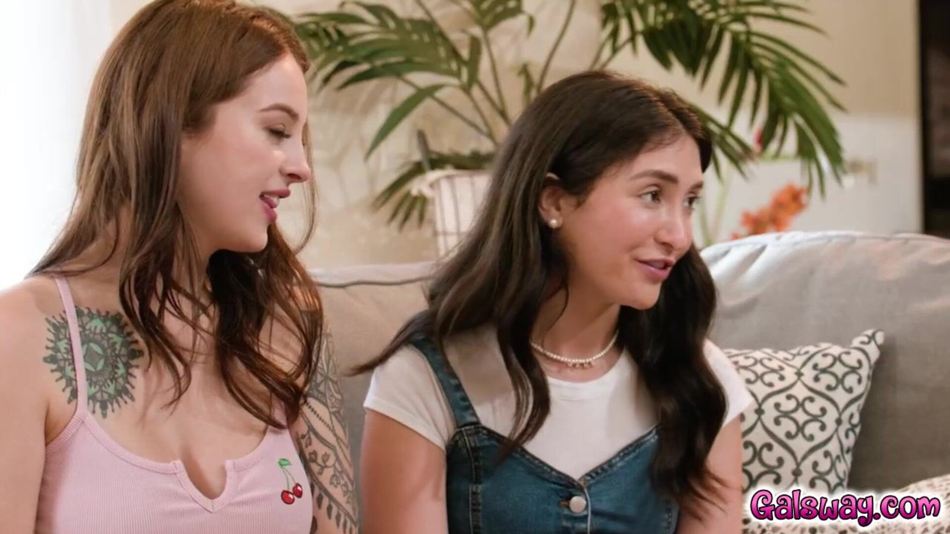 Penny feels Barber lascivious around her stepdaughters - mommysgirl - brunette - big tits - fingering - asian - facesitting - tribbing - interracial - lesbian - bubble butt