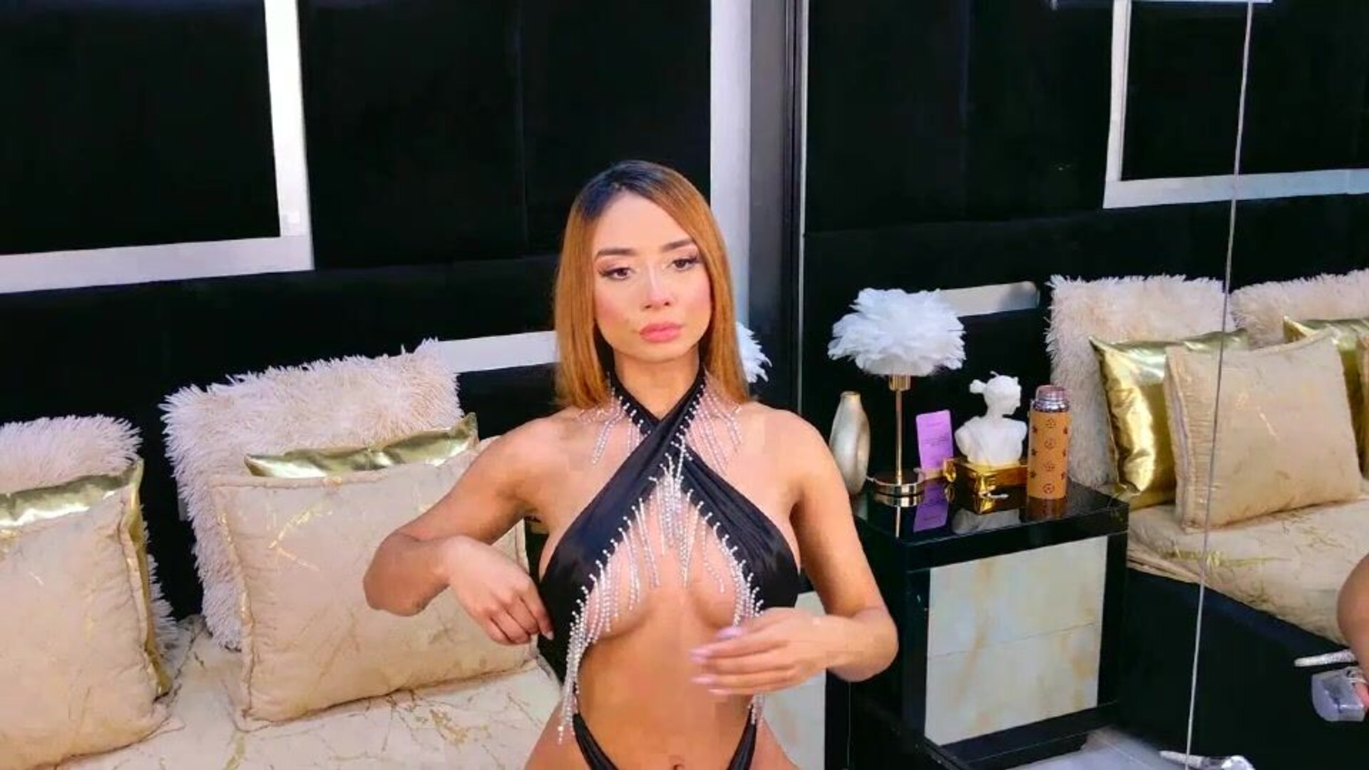 alanaferrara 2025 12 02 17h26m56s - webcam
