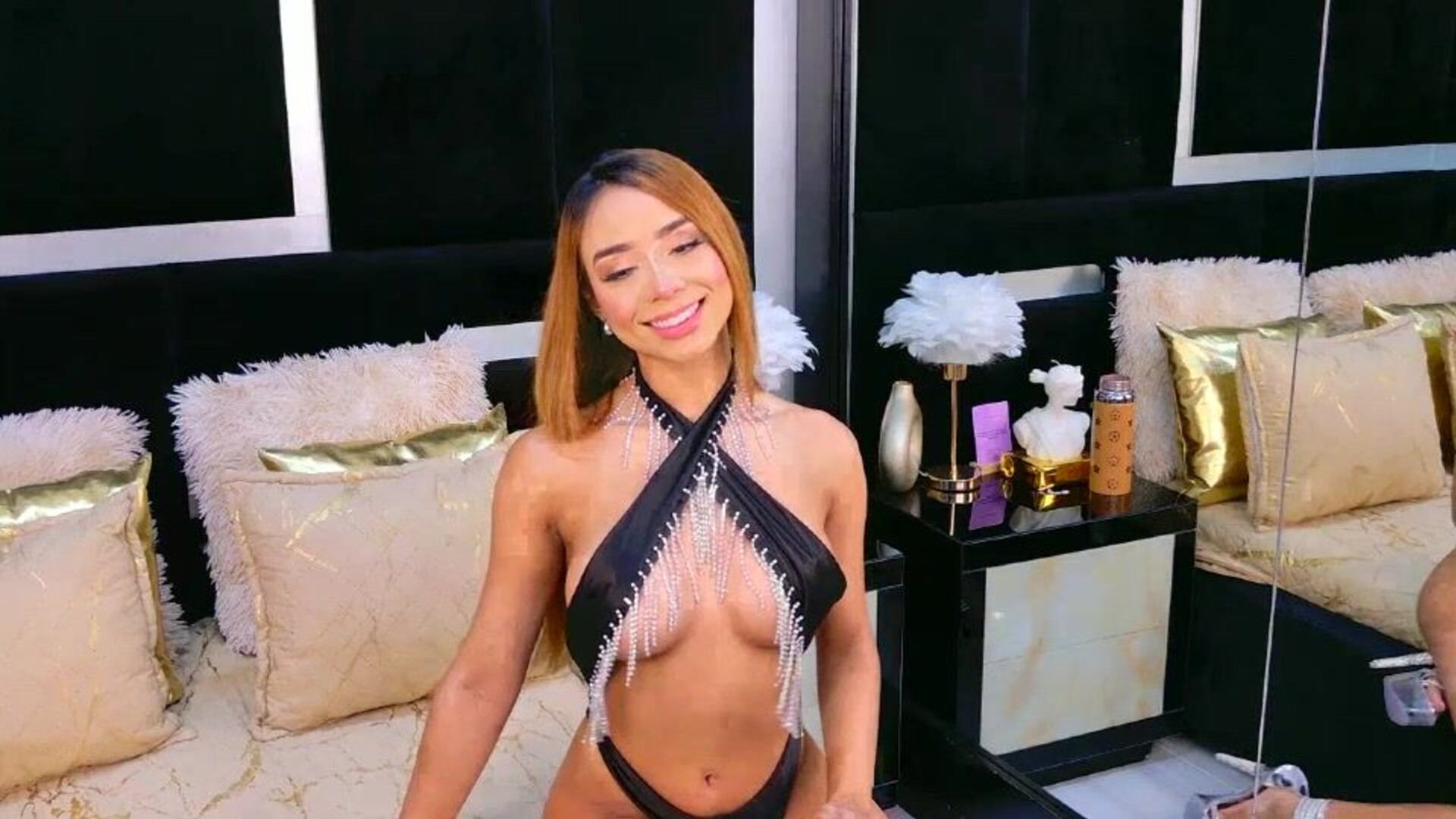 alanaferrara 2025 12 02 17h26m56s - webcam