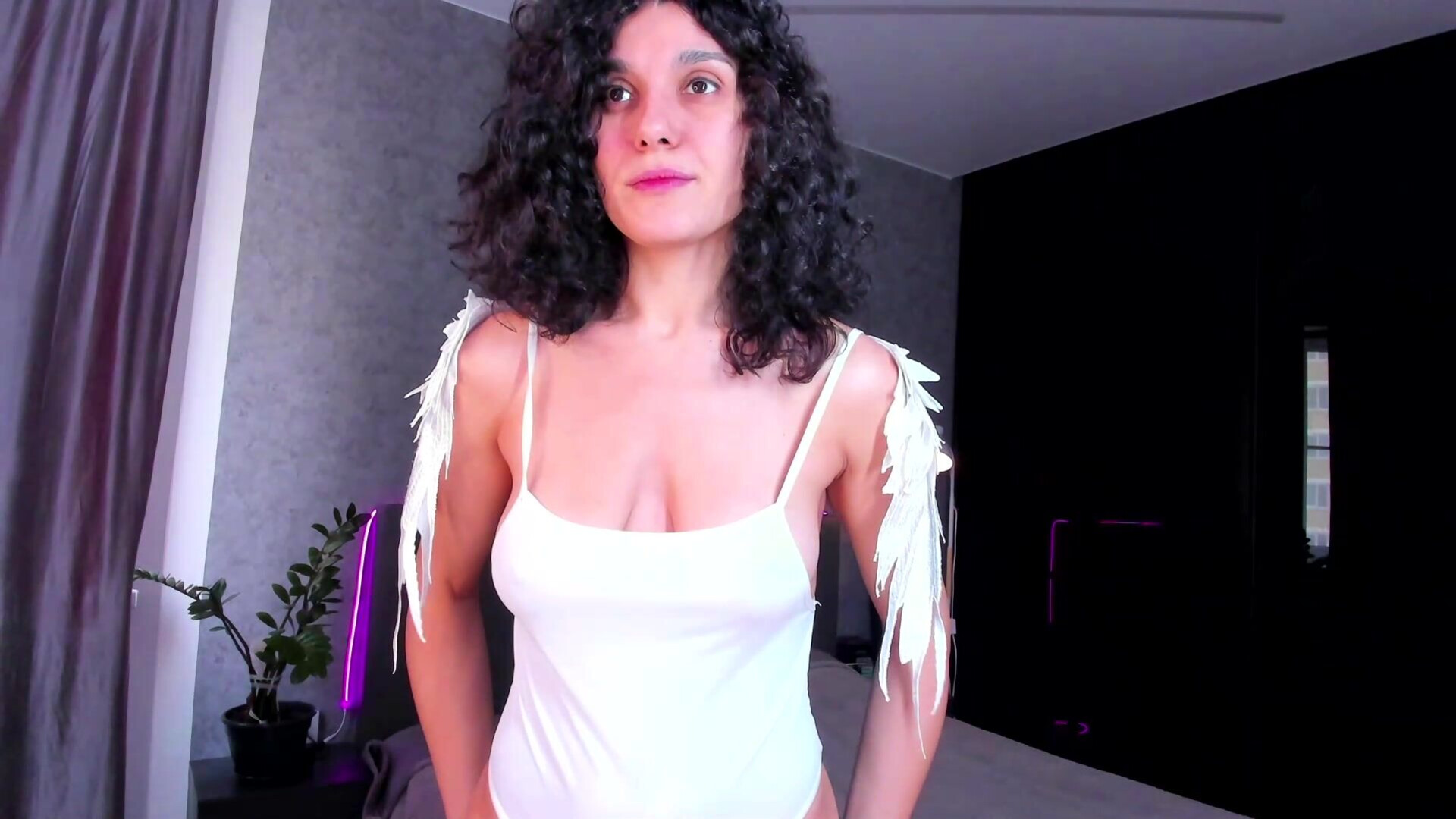 cur1y sue 2025 11 24 01h53m37s - webcam