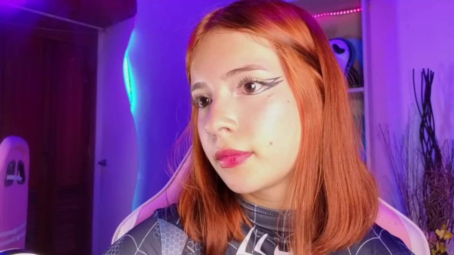 emilykarterr 2025 12 23 11h20m27s - webcam