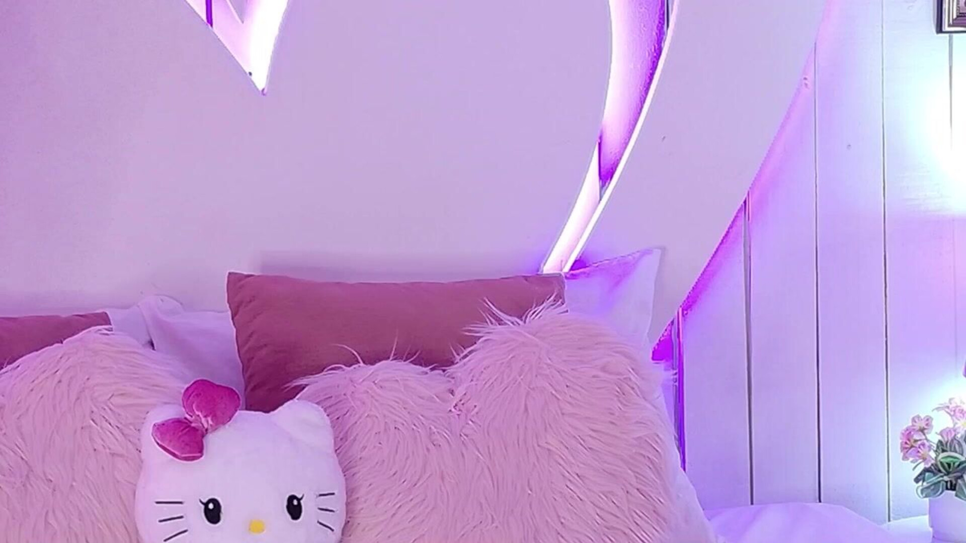 gatitachan 2025 12 28 02h33m13s - webcam