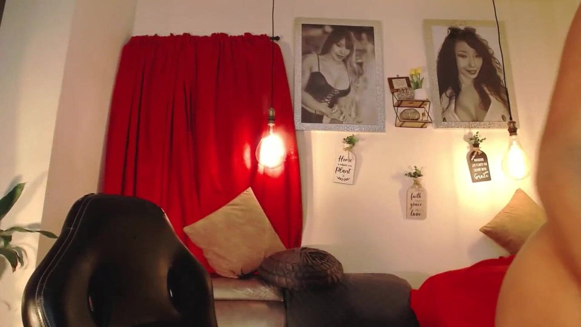 selenarossi 2025 11 22 08h46m40s - webcam