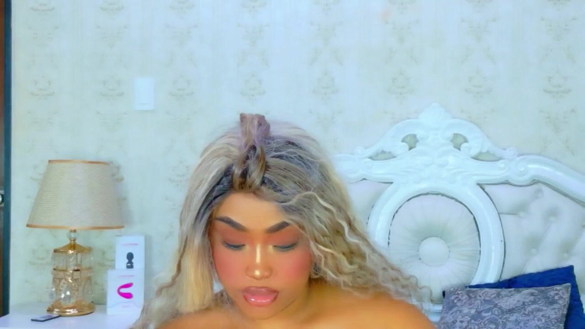 tianah glow 2025 12 24 14h08m31s - webcam