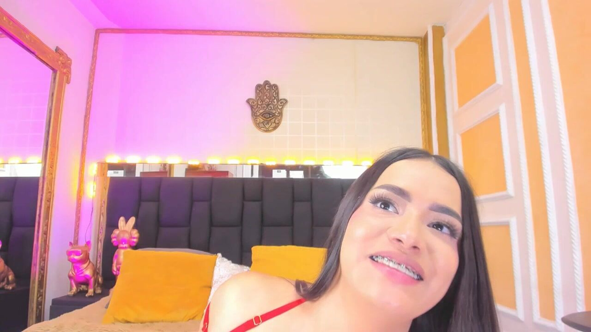 violetgomez 2026 01 10 22h39m11s - webcam
