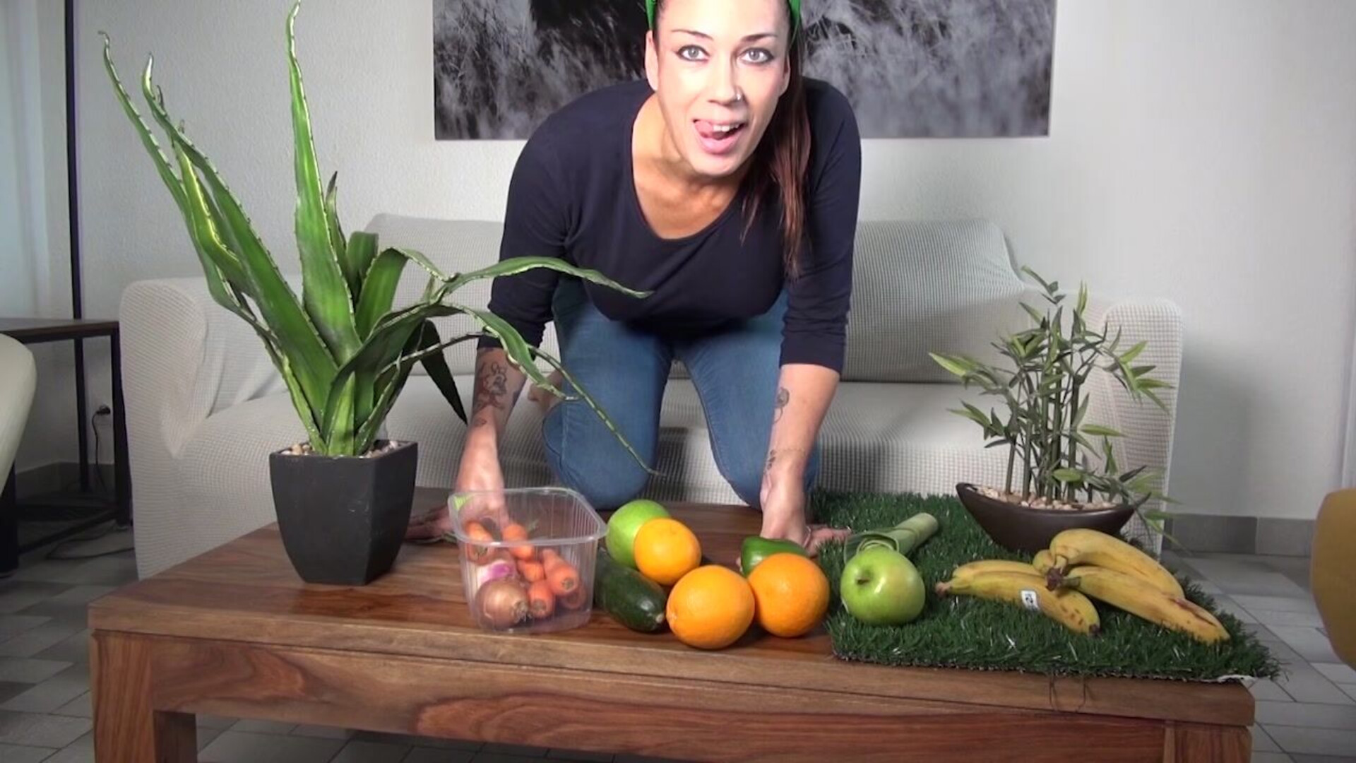 Adeline Lafouine Playing With Fruits And Squirting - anal - solo - amateur