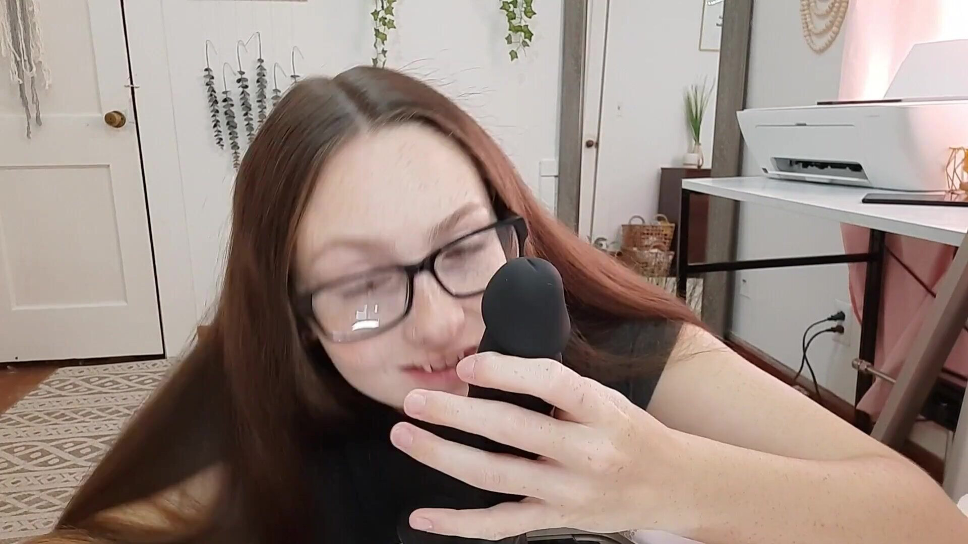 Babysitter comforts your BBC - big ass - babe
