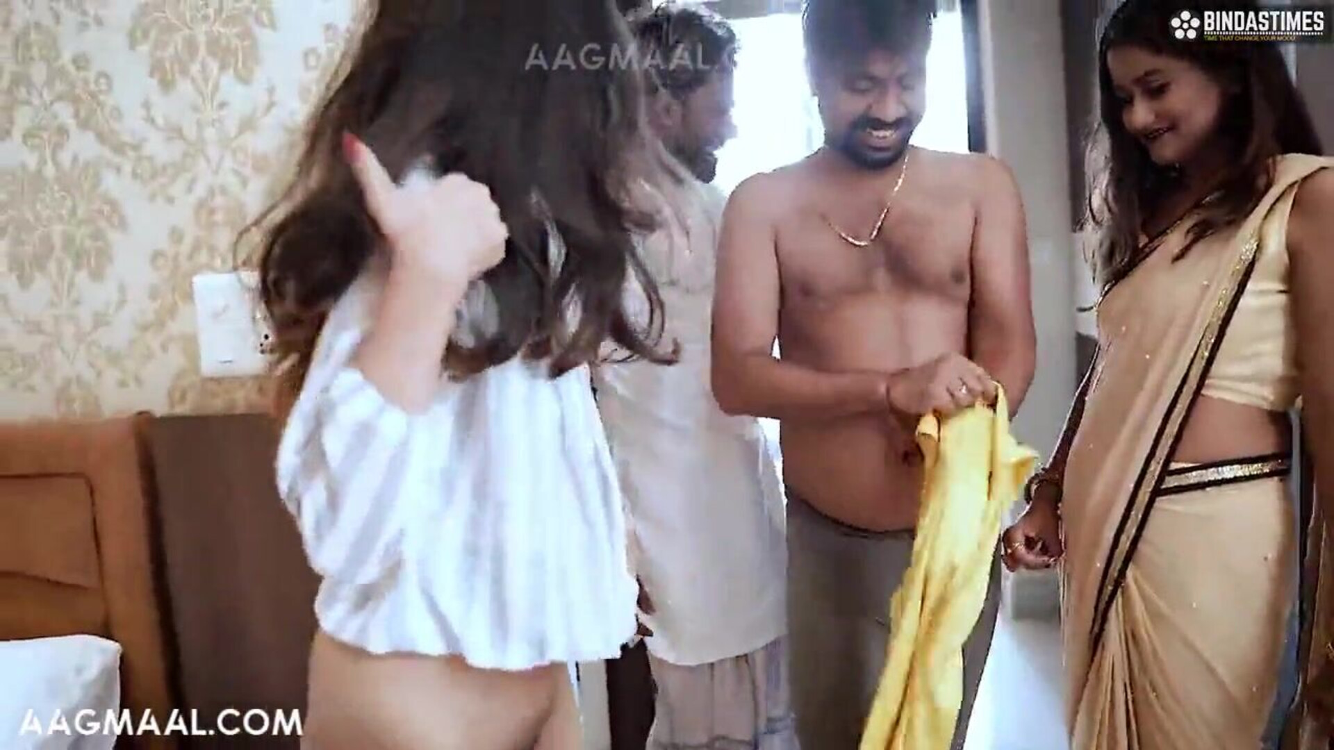 Cat Fight Uncut (2023) BindasTimes Hindi Short Film - sapnasappu - tinanandy - tinadutta - sucharitabhattacharya - zoyarathore - kajalchauhan - jyotimishra - anmolkhan - fetish - blowjob