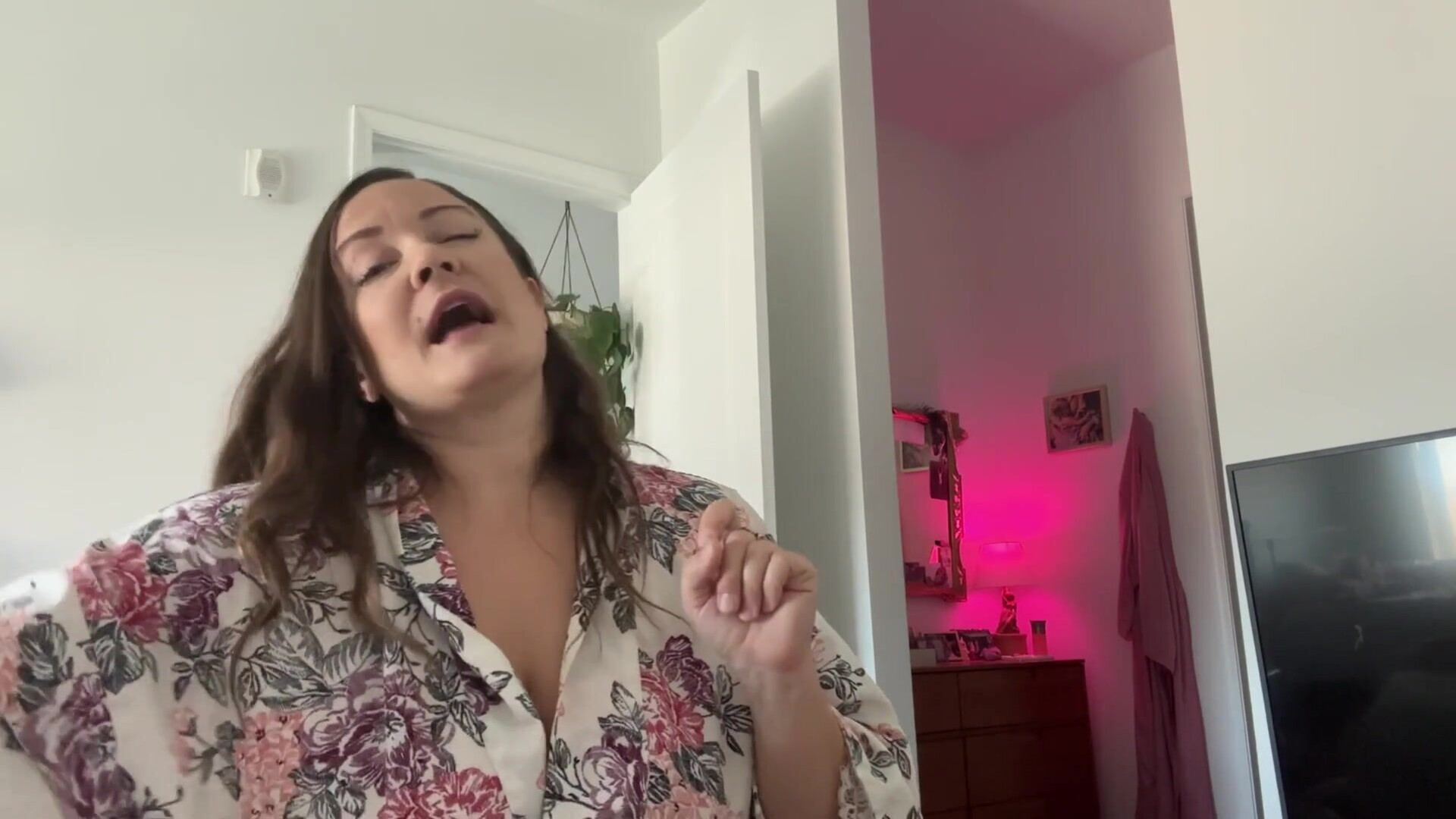 Caught watching step mommy porn - big ass - babe