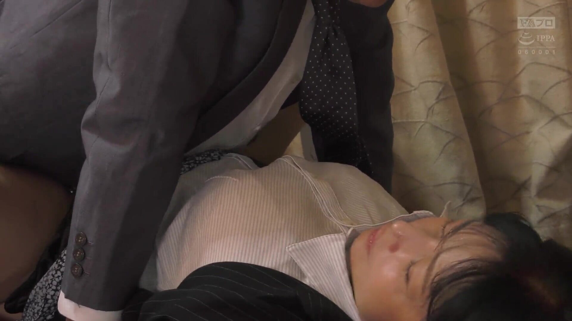 Couple Swapping RoomCarnal Contract for Money Men Swarming Around Mature Bodies - japonese - asian - mature