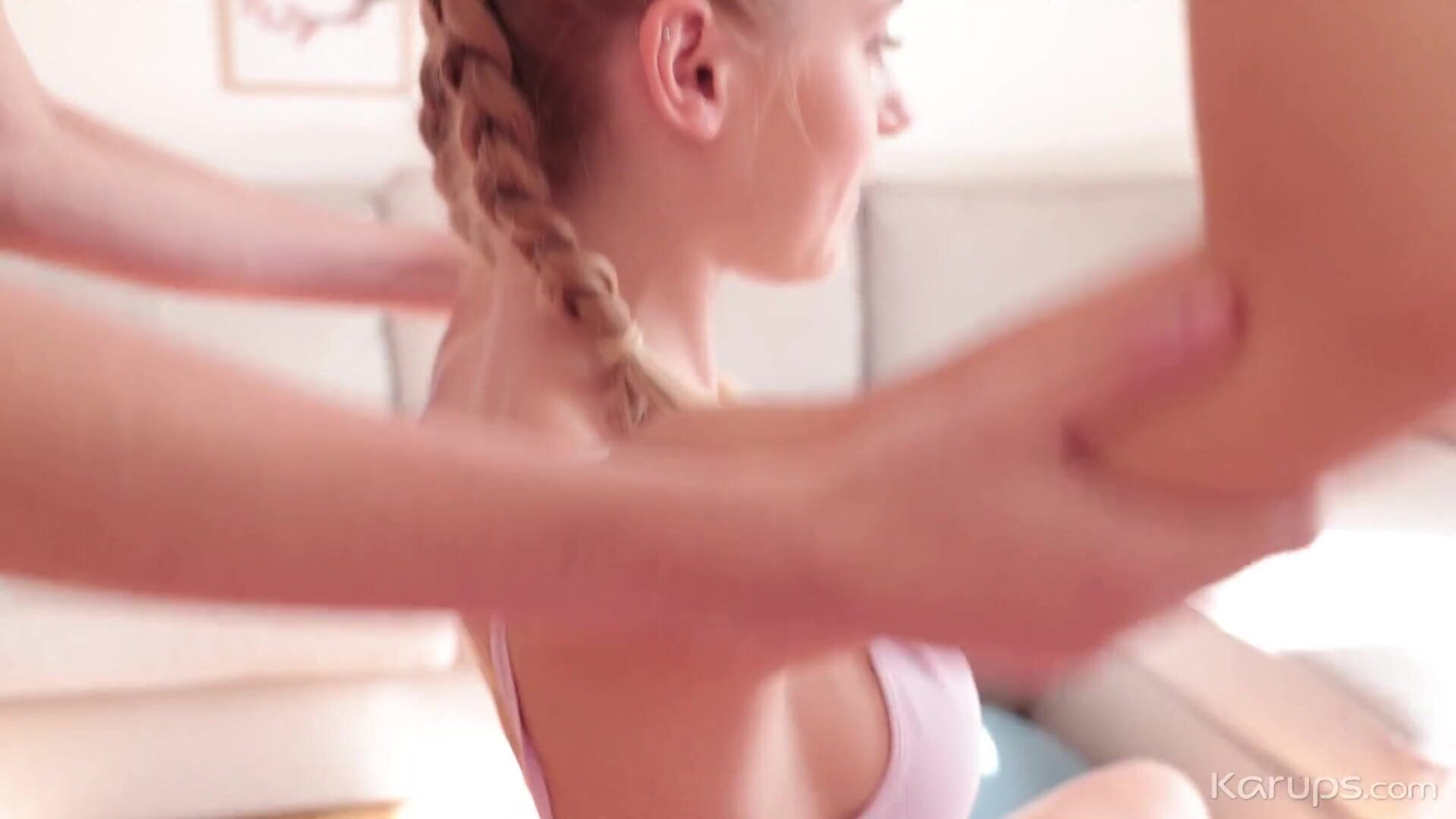 Freya Mayer Yoga Thrust & Twerk - babe