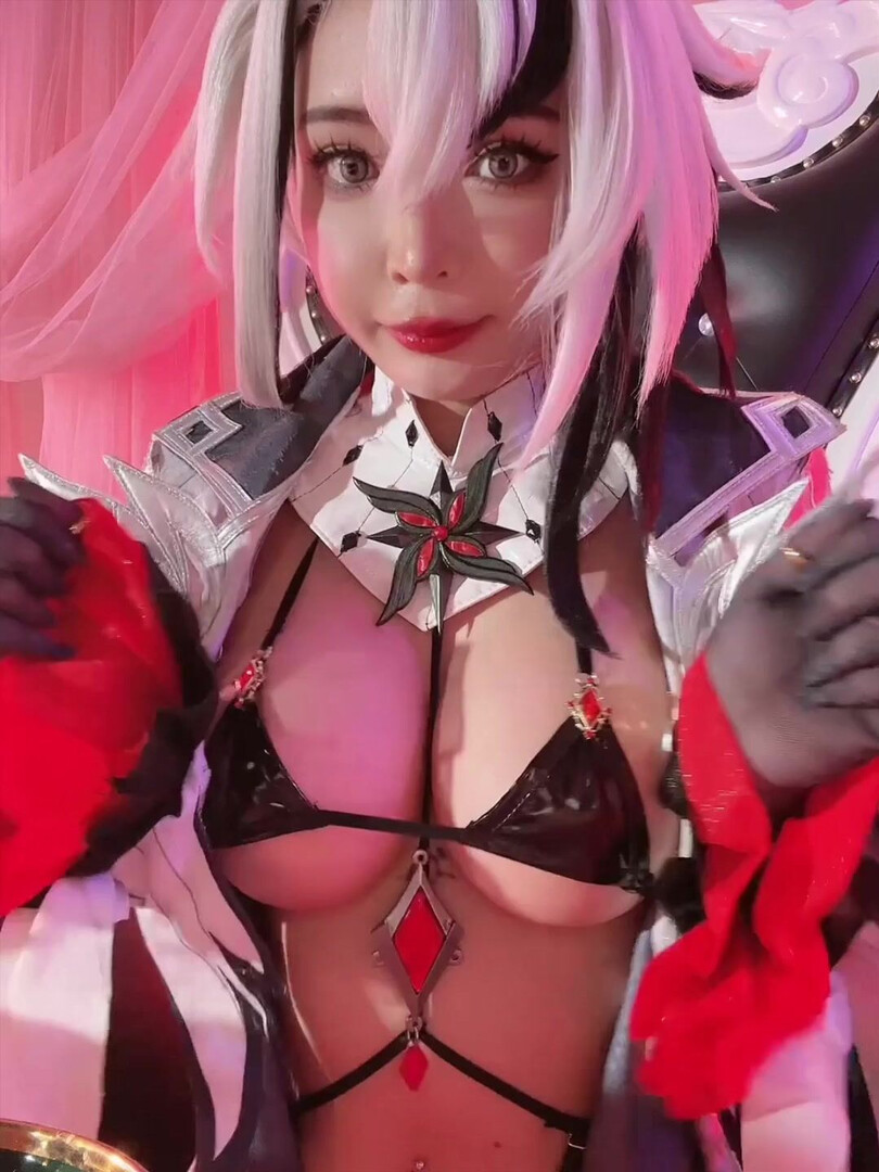 Genshin Impact Arlecchino Cosplay Umeko J 2 - babe