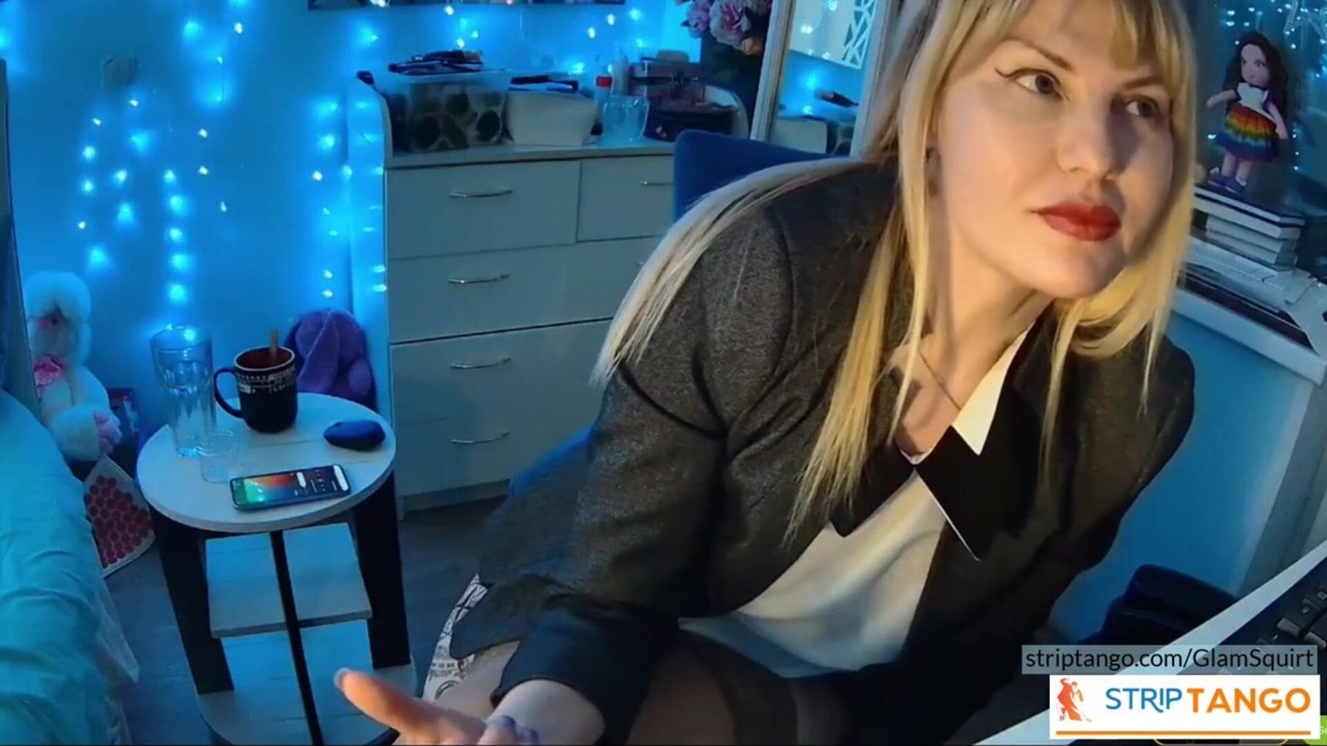 GlamSquirt Free online porn at stripTango - real amateur - housewife - roleplay - cam