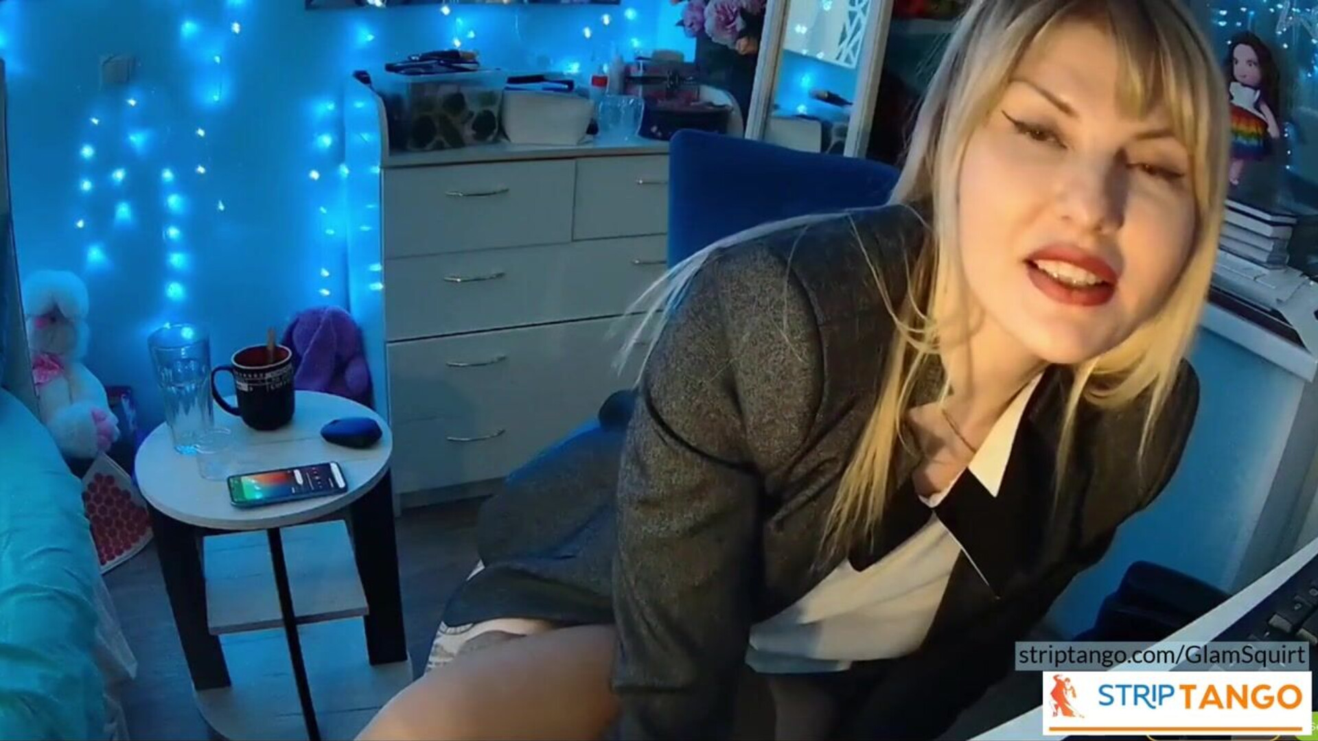 GlamSquirt Free online porn at stripTango - real amateur - housewife - roleplay - cam