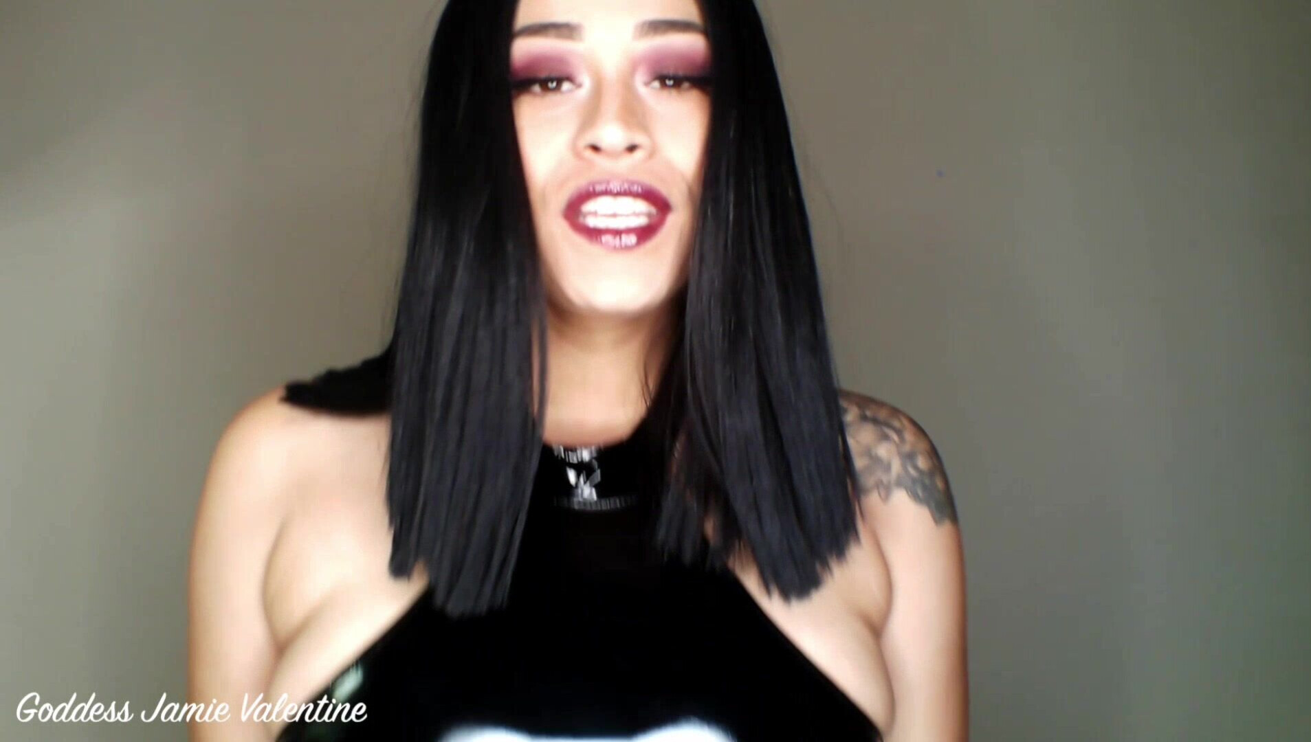 Jamie Valentine All You Get Is Underboob - big ass - big tits - masturbation