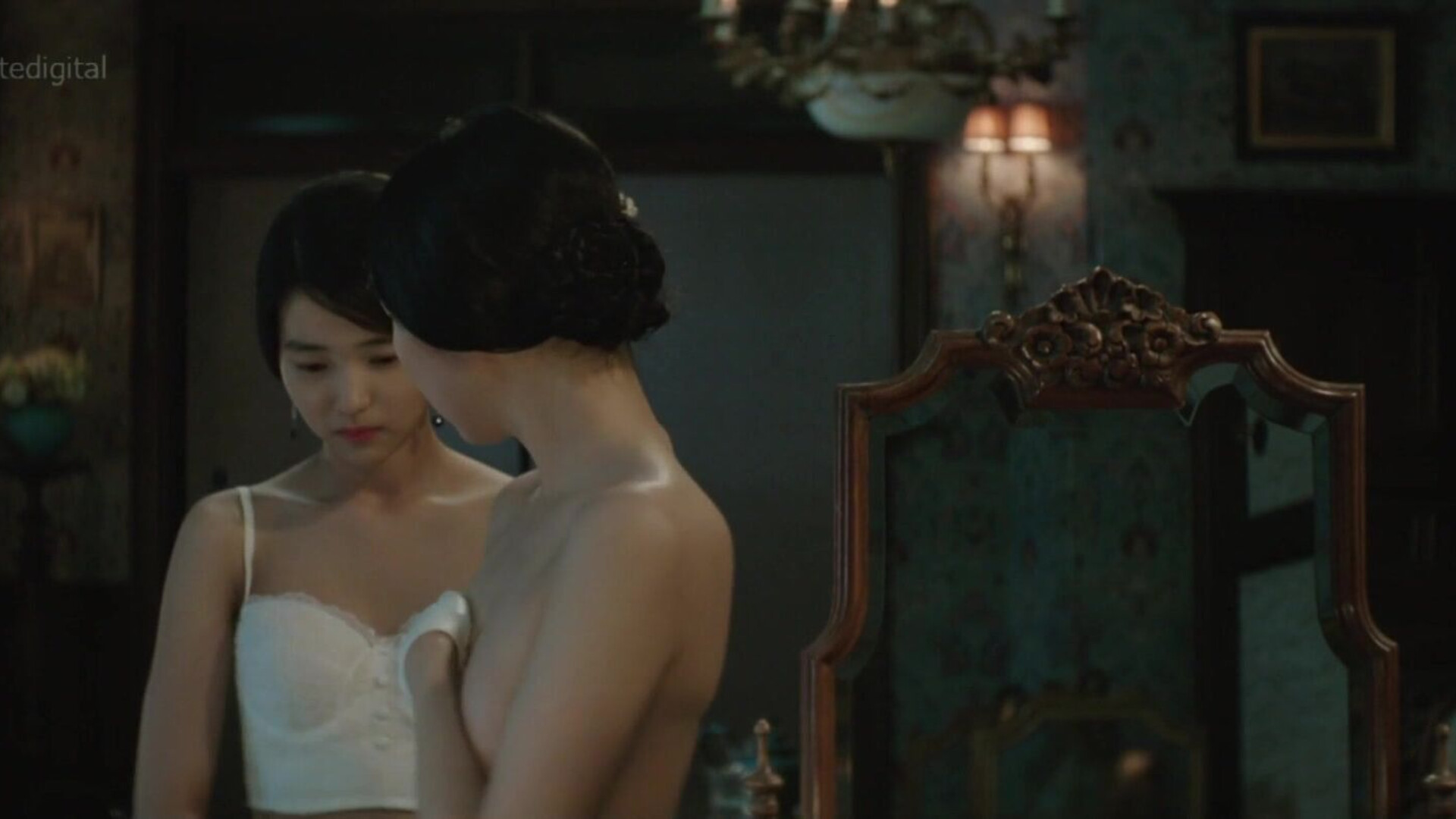 Kim Min Hee & Kim Tae Ri The Handmaiden (KR 2016) - lesbian - asian - small tits