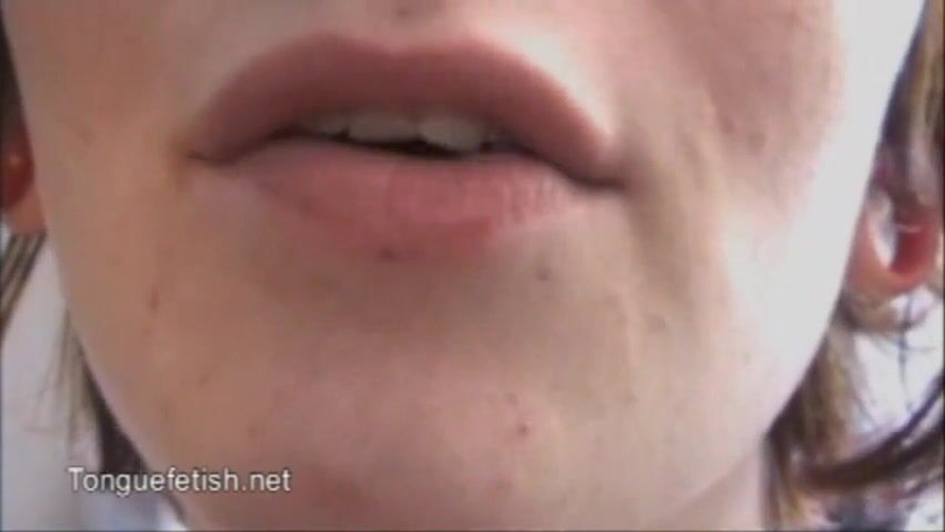 LISA BARLOW SWEET TEEN LONG TONGUE BLOWJOB B - teen - sexy - voice - long - tongue - blowjob - pov