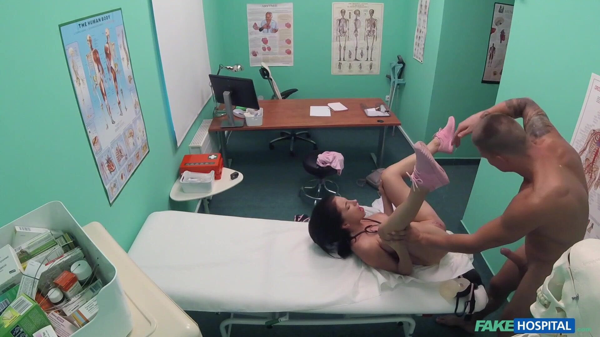 Lola Bulgari Tattooed Hottie Squirts And Orgasms - lola - bulgari - big - tits - fake - hospital