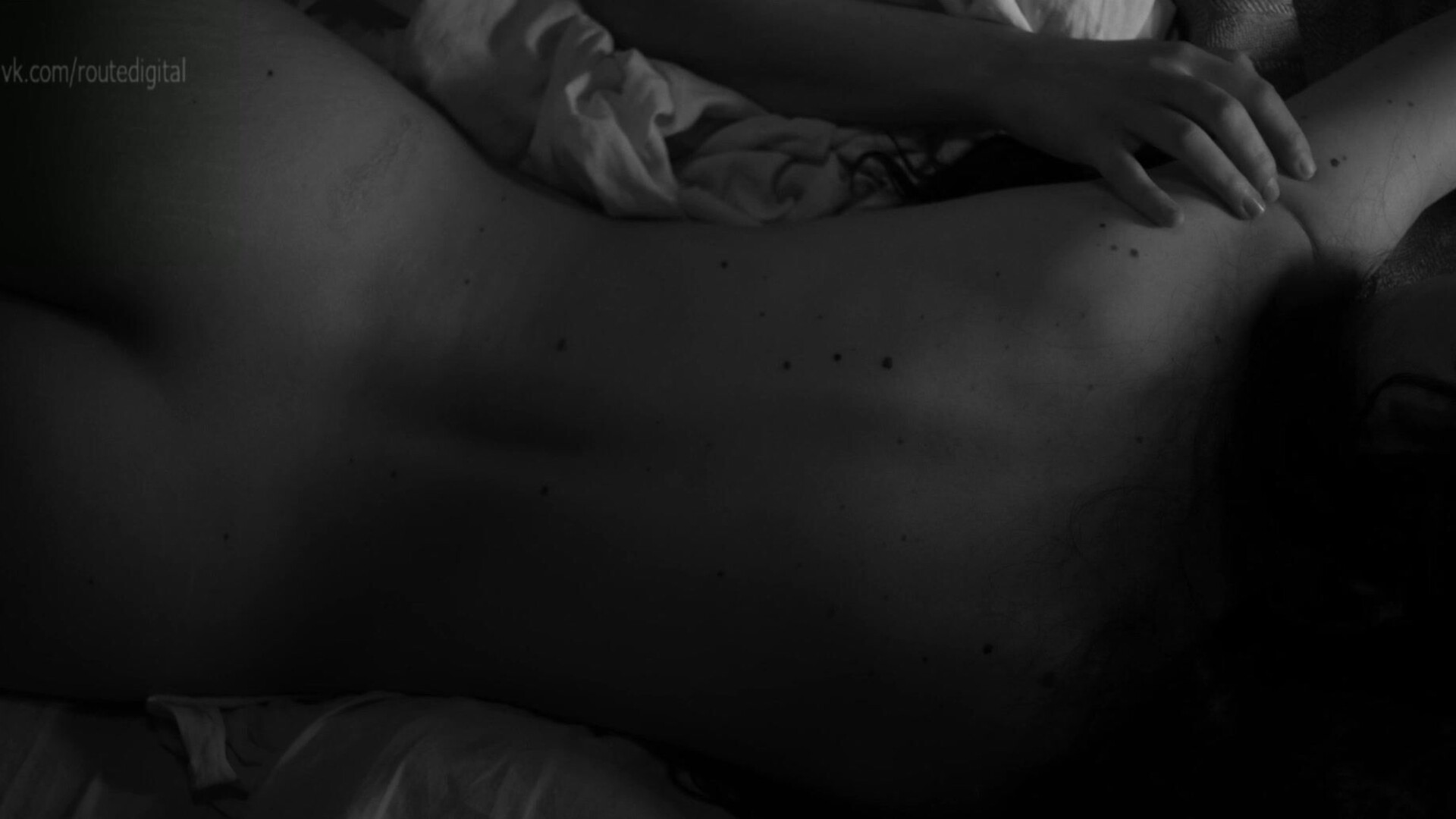 Natalia de Molina & Greta Fernández (Fernandez) Elisa y Marcela (2019) - lesbian - small tits