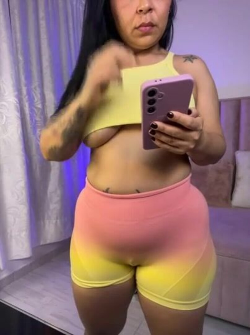 Natural Bigass Ninasc 2025 12 5 5 21 - webcam