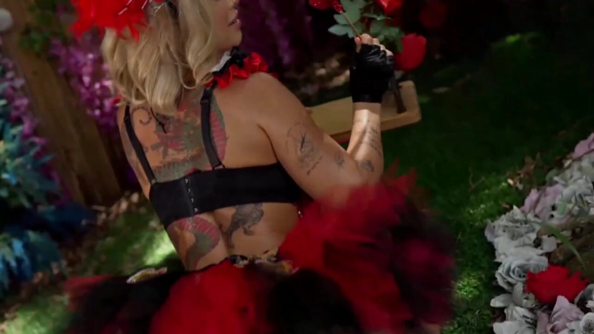 Nude Garden Play - big ass - big tits - blowjob - sex - fuck