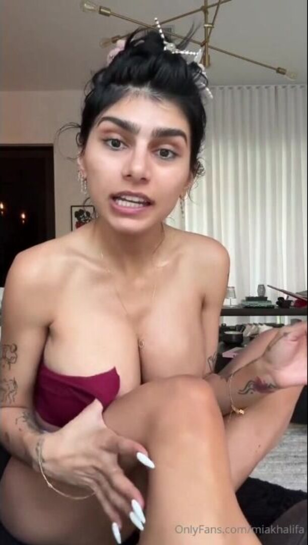Smoking Tease Scene - big ass - big tits - blowjob - sex - fuck