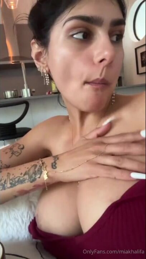 Smoking Tease Scene - big ass - big tits - blowjob - sex - fuck