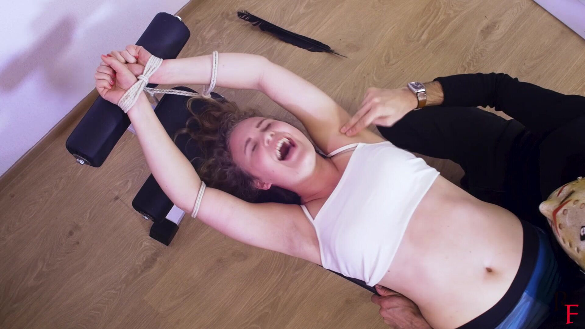 TickleTherapy Vanda Is Very Ticklish Upper Body Invasion - fetish - russian - teen