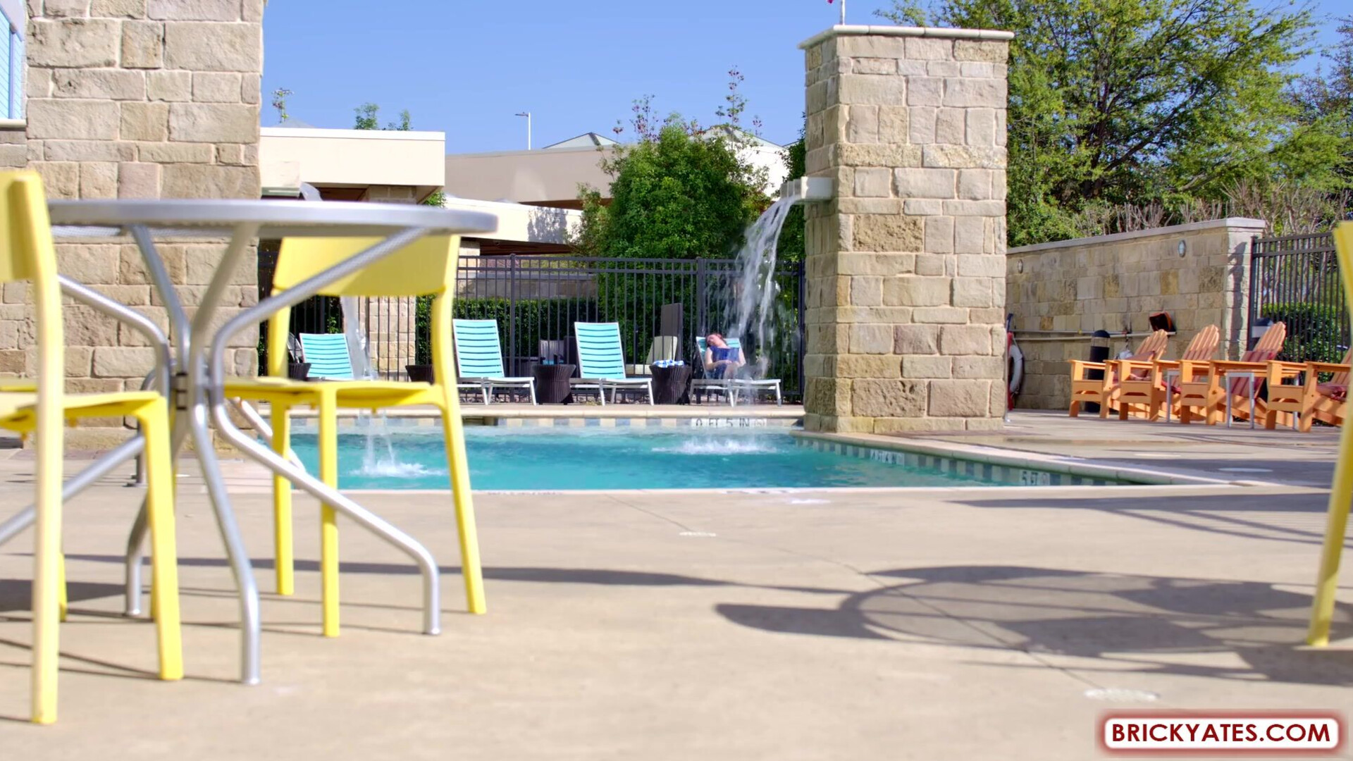 Viktoria Ricky picks up a Dungeon Master at the pool - milf - big ass - blowjob