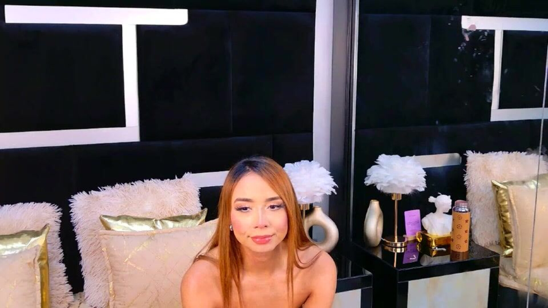 alanaferrara 2025 12 03 00h38m22s - webcam