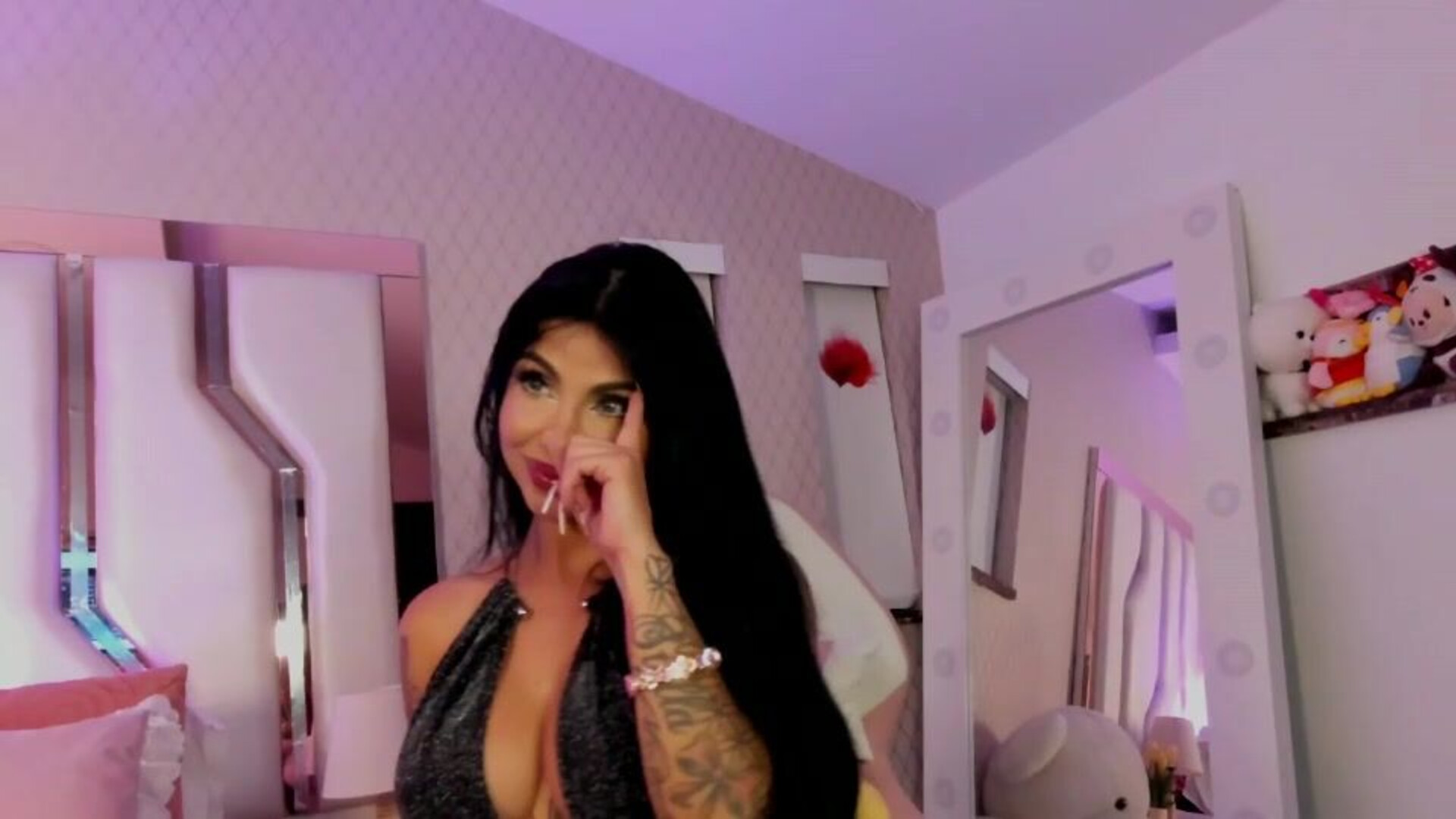 mariale q 2025 11 25 22h24m21s - webcam