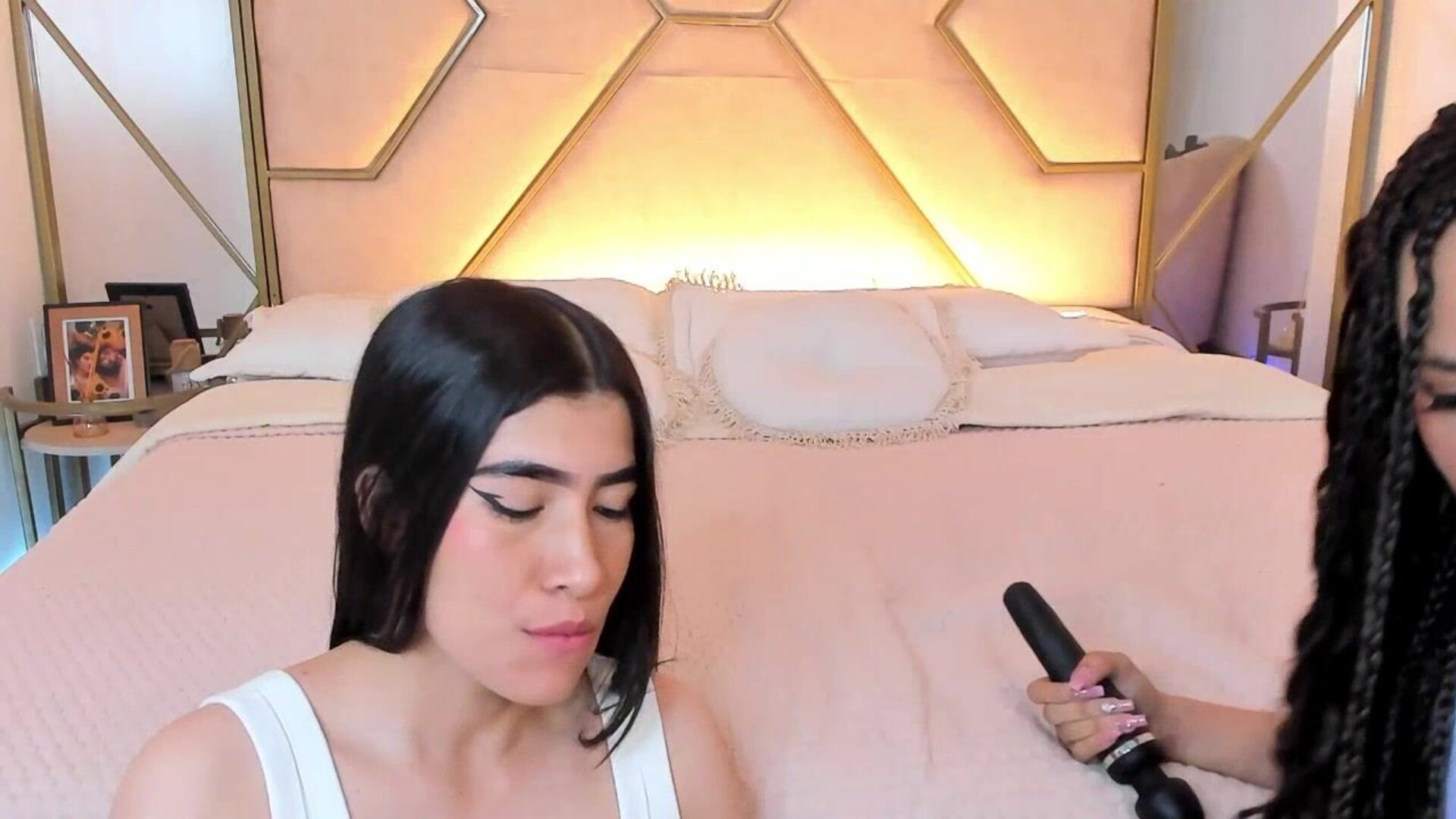siarayzoe 2025 11 24 16h41m10s - webcam