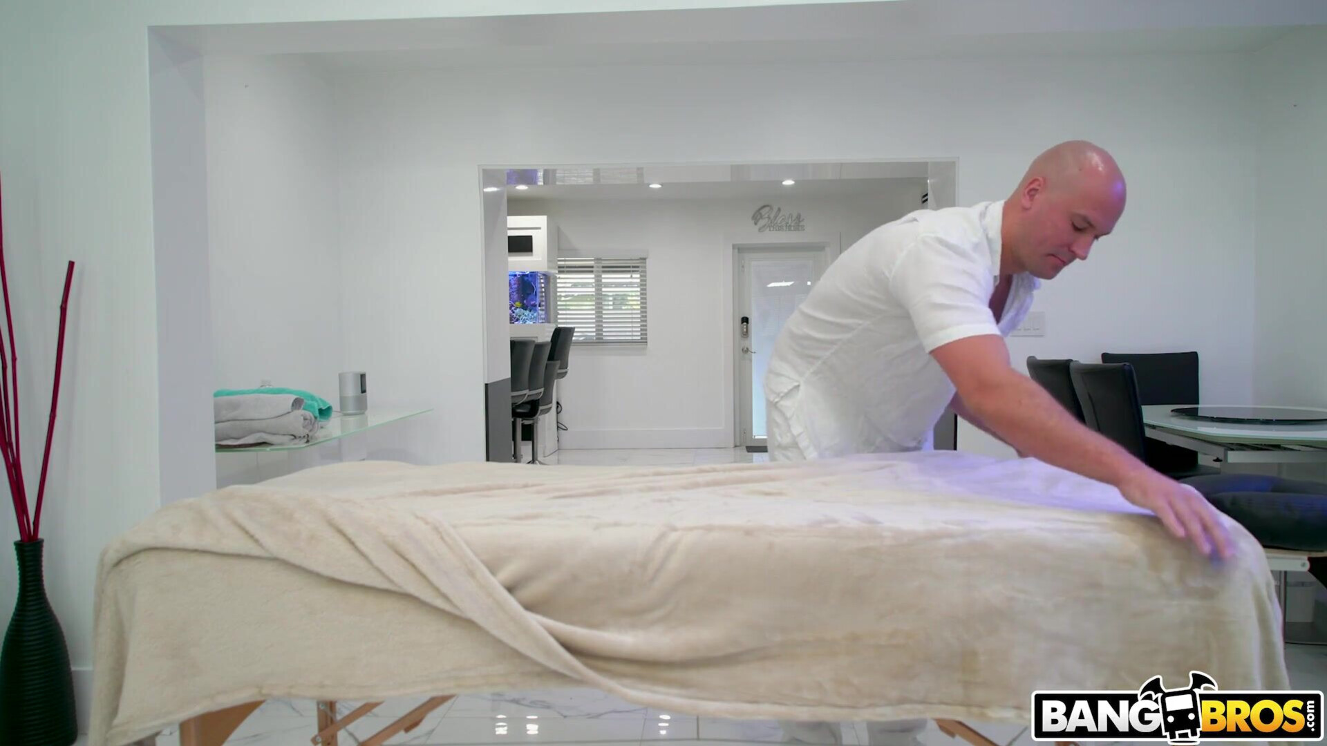vivian taylor 3 - bigass - massage
