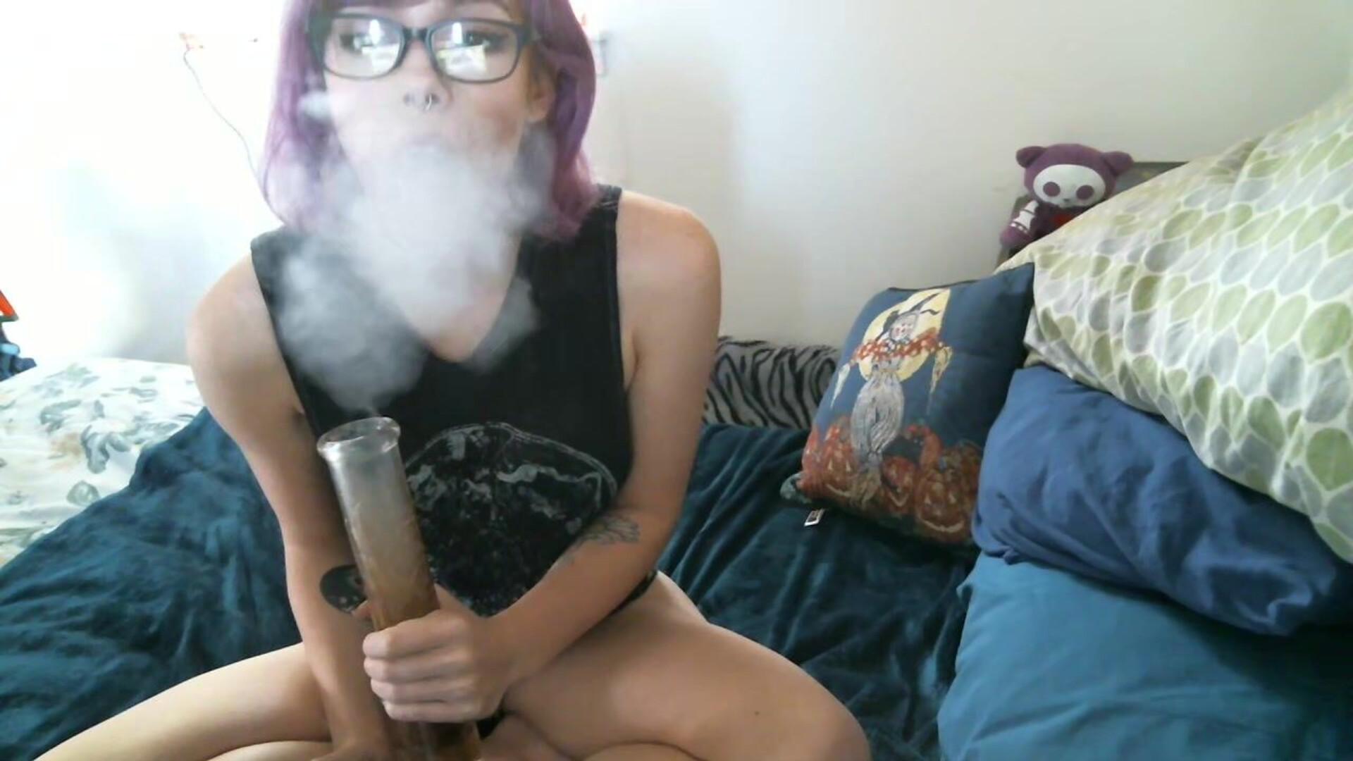 DamnedestCreature Horny Little Stoner Girl - solo - toys - amateur