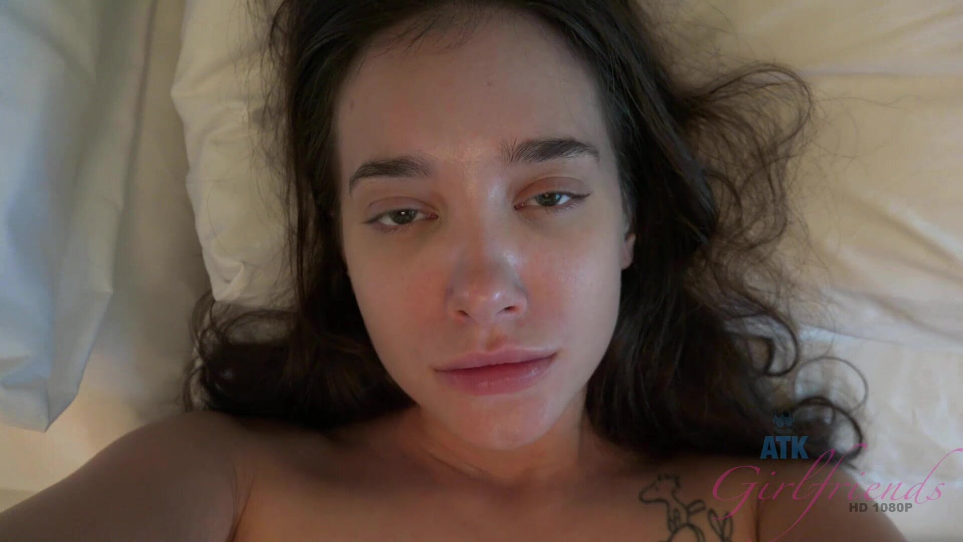 Gia Paige Gia wants a creampie in Singapore - petite