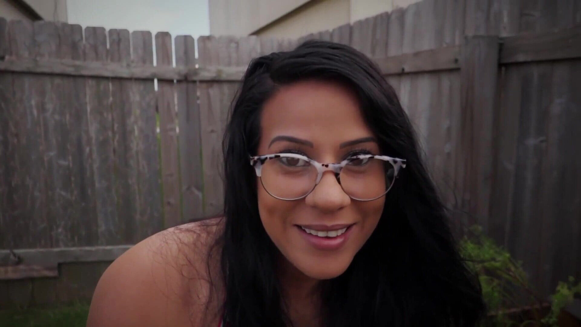 JollaPr Jolla Gets A Facial At Her Backyard - milf - big ass - big tits