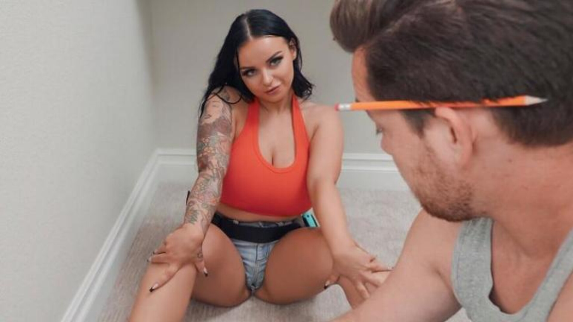 KYLE MASON & PAYTON PRESLEE IN HANDYMAN STEPDADDY GETS FUCKED - bigass - blackhair - teen