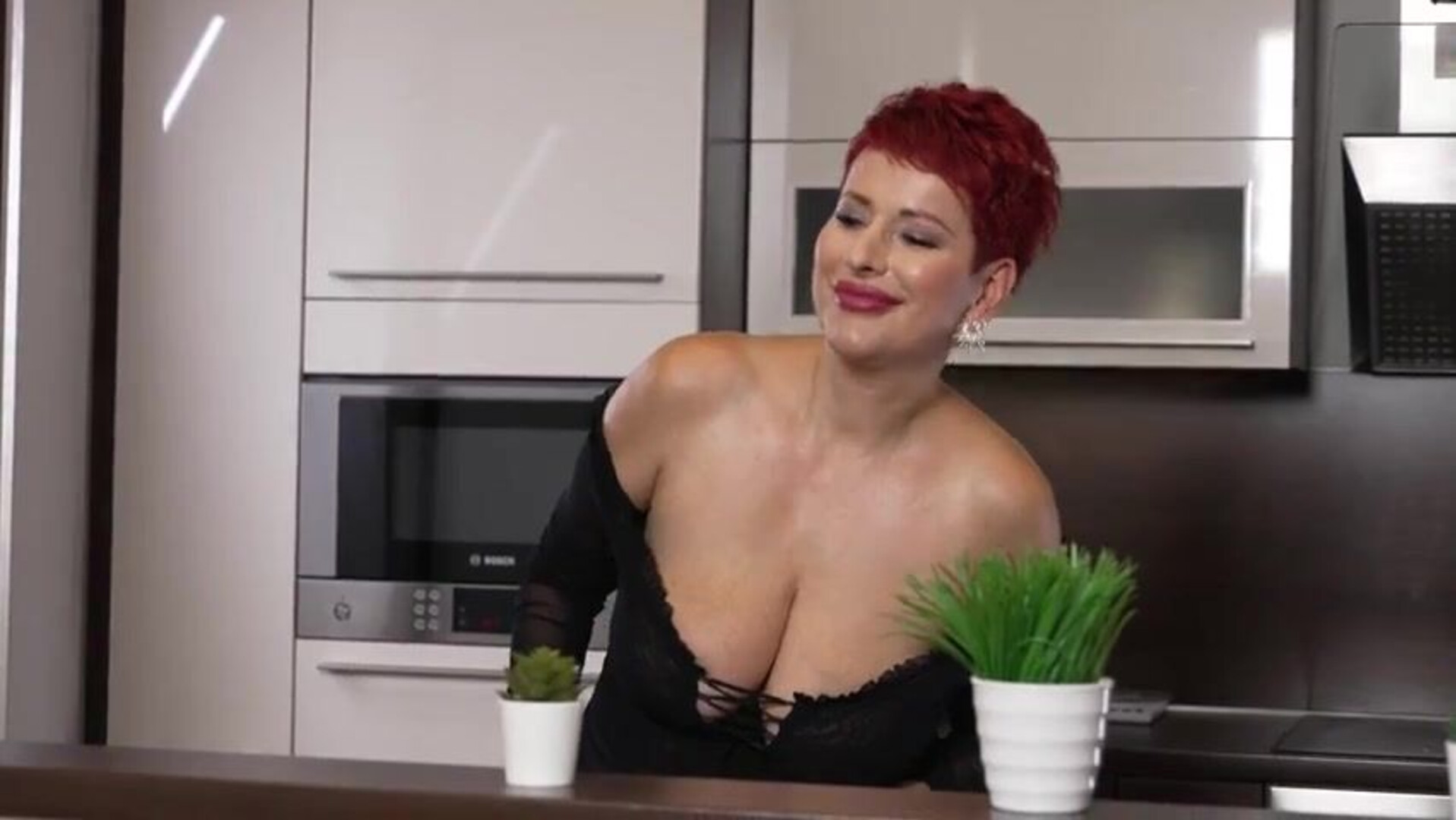 Lisa Pinelli Instead of Cookies - milf - mature - big ass - blowjob
