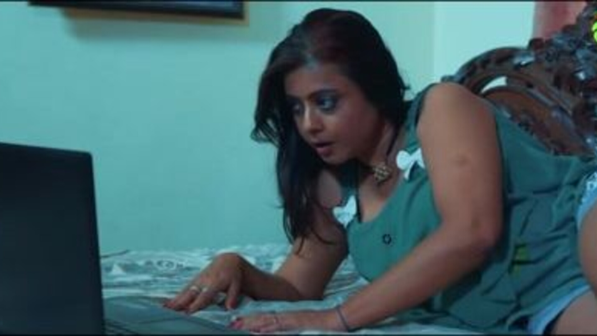 Malal Ep01 AappyTv Nude Web Series Sex Video - boobs squeezing - kissing