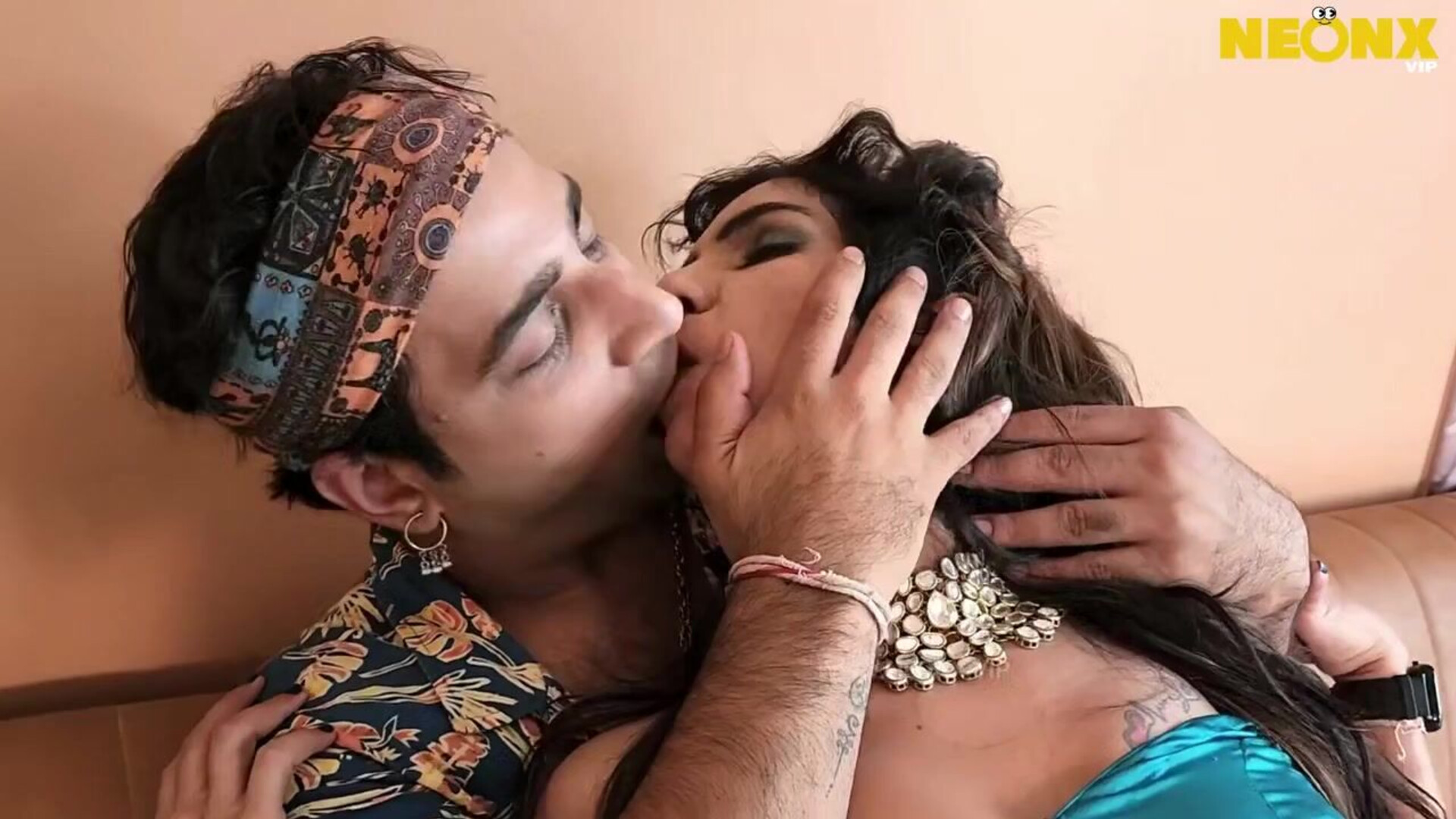 Mallika Beauty Secret Uncut (2023) Neonx Hindi Short Film - sapnasappu - tinanandy - tinadutta - sucharitabhattacharya - zoyarathore - kajalchauhan - jyotimishra - anmolkhan - fetish - blowjob