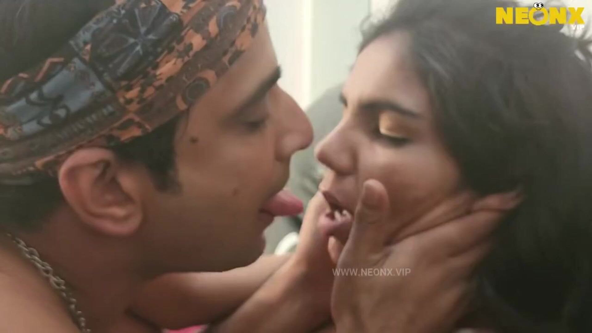 Mallika Beauty Secret Uncut (2023) Neonx Hindi Short Film - sapnasappu - tinanandy - tinadutta - sucharitabhattacharya - zoyarathore - kajalchauhan - jyotimishra - anmolkhan - fetish - blowjob