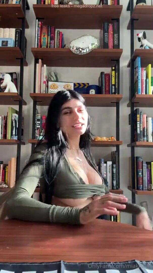 Mia Khalifa Flaunting Her Fat Tits And Fit Body - xxx