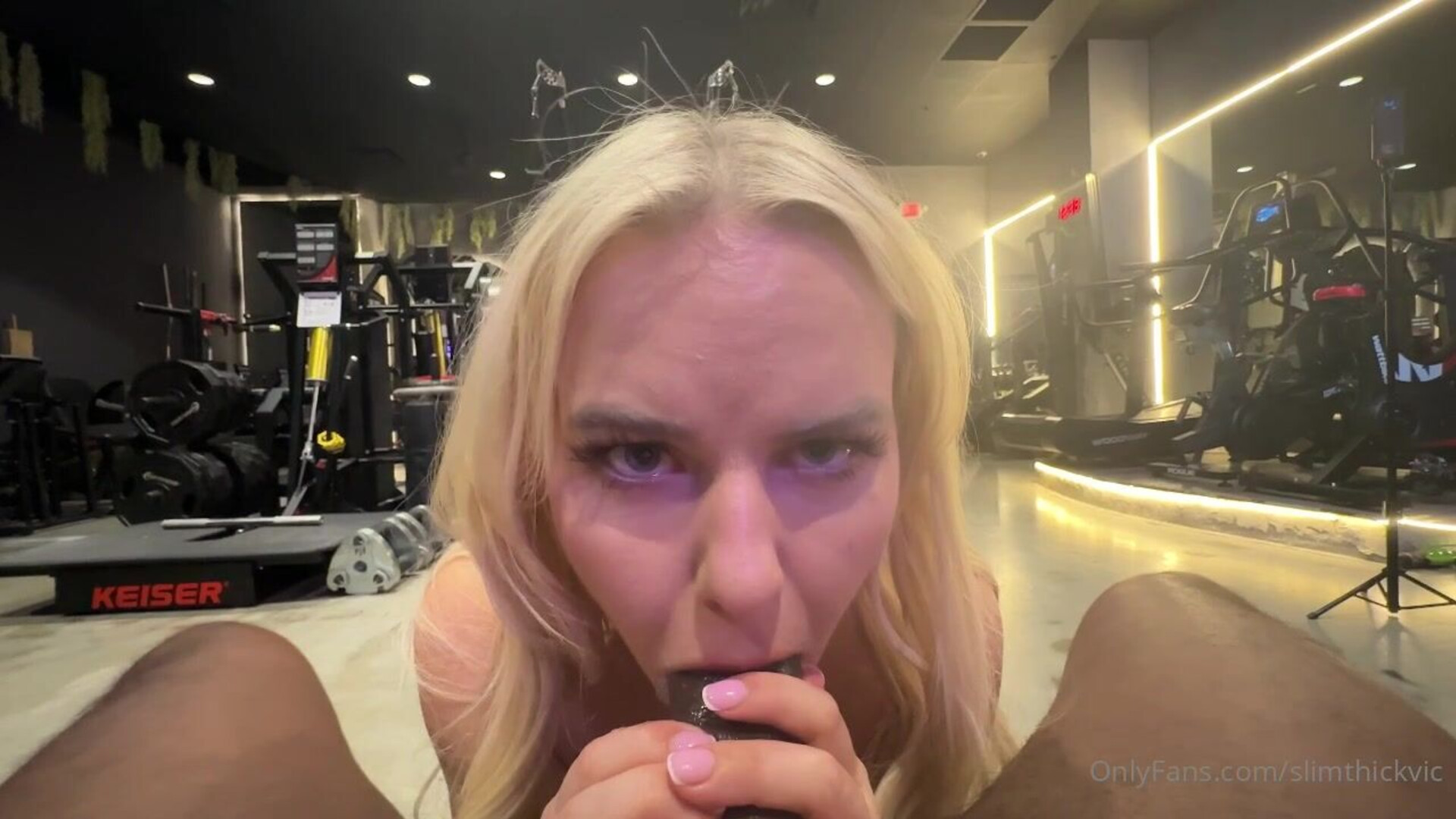 Slimthick Vic POV At The Gym - big ass - babe - blonde - hardcore