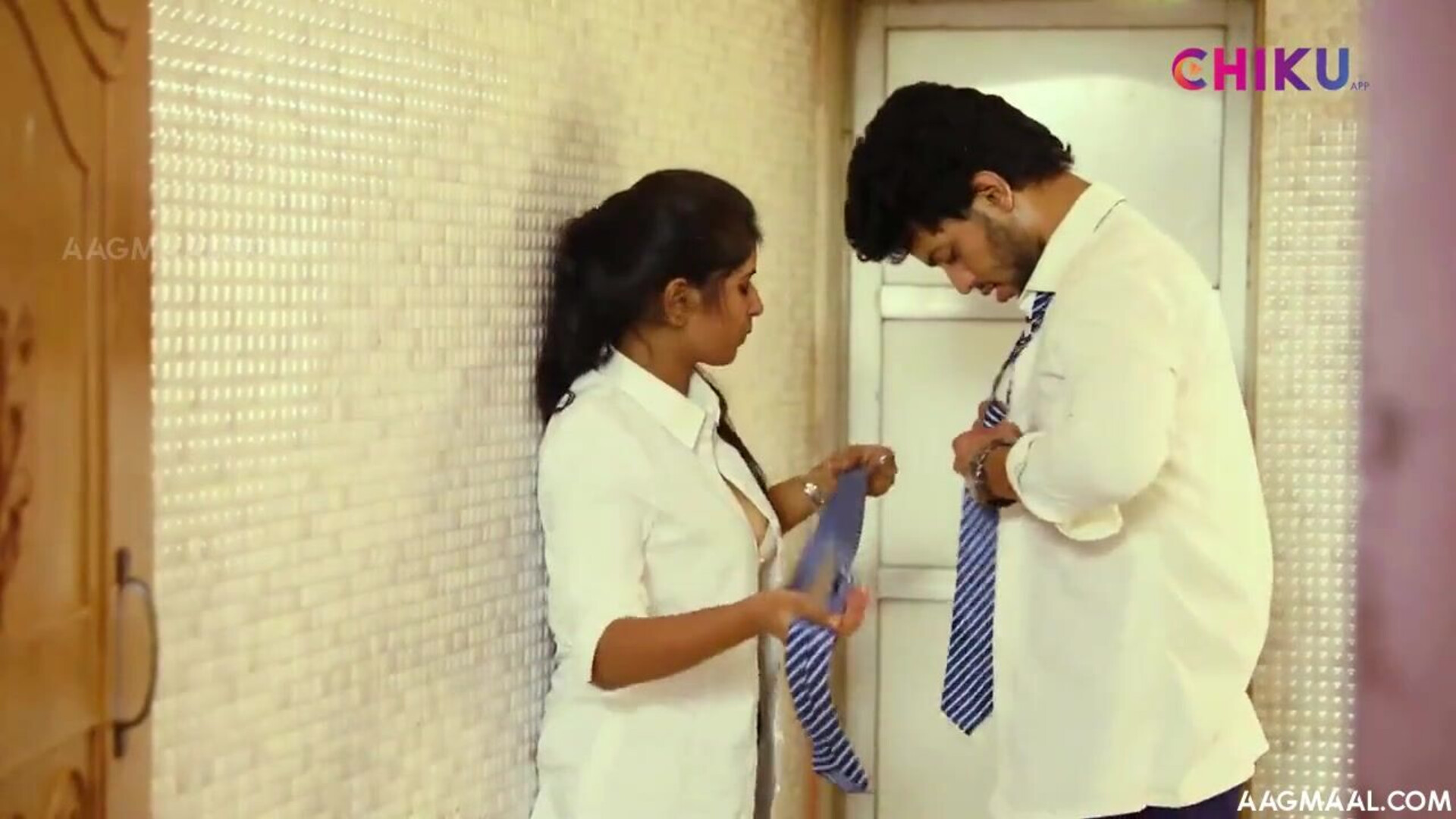 Tuition Teacher Unrated (2024) ChikuApp Hindi Hot Short Film - ritujoseph - gargikhakhalary - priyagamre - bhartijha - leenasingh - prajaktajahagirdar - kairashehgal - sharonparmar - sanandabanerjee -