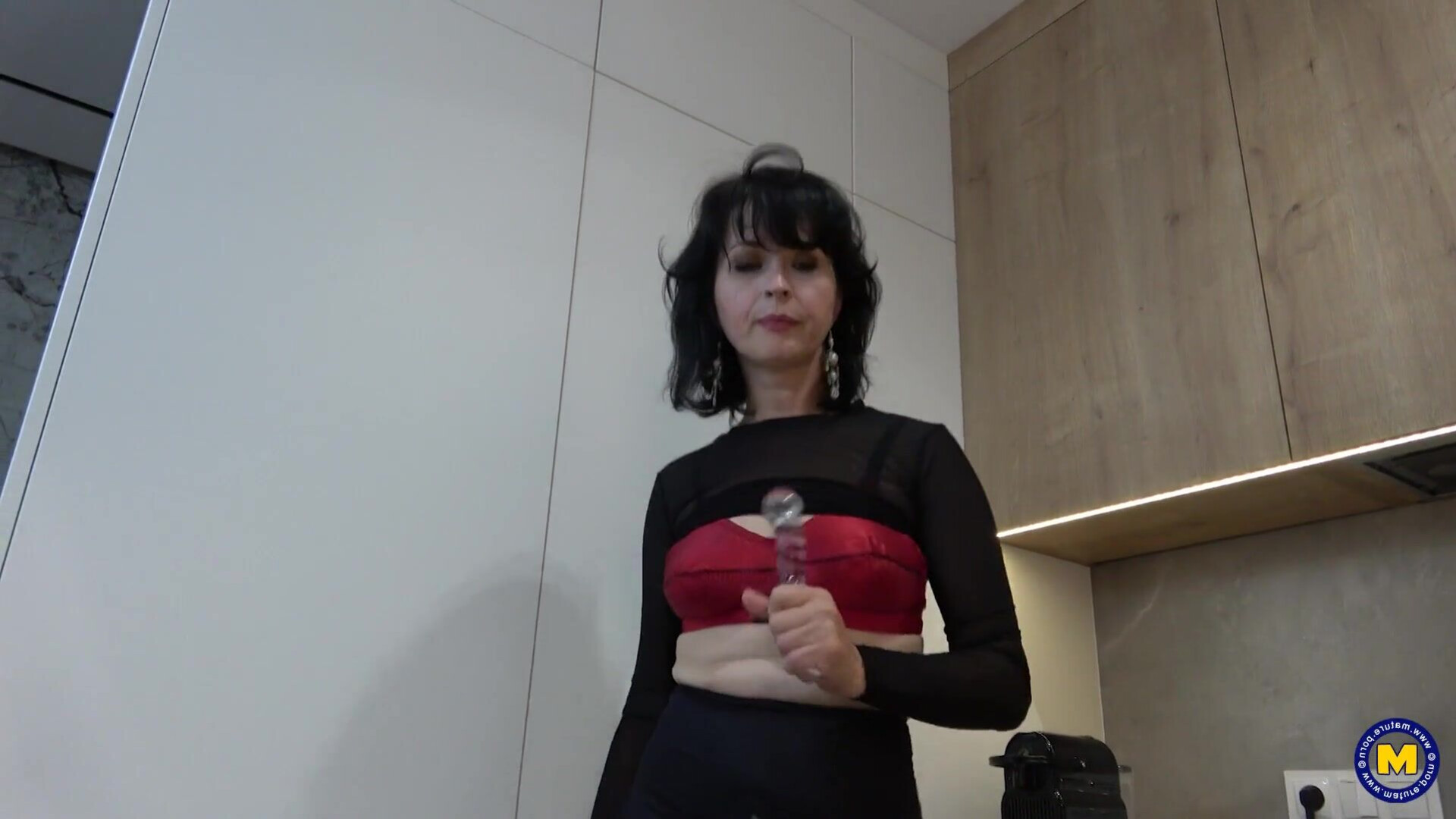 Wanilianna is an alluring, mature woman who enjoys displaying her luscious figure! - brunette - sex toy - mature - stockings - lingerie - high heels - big ass - european - solo - female masturbation