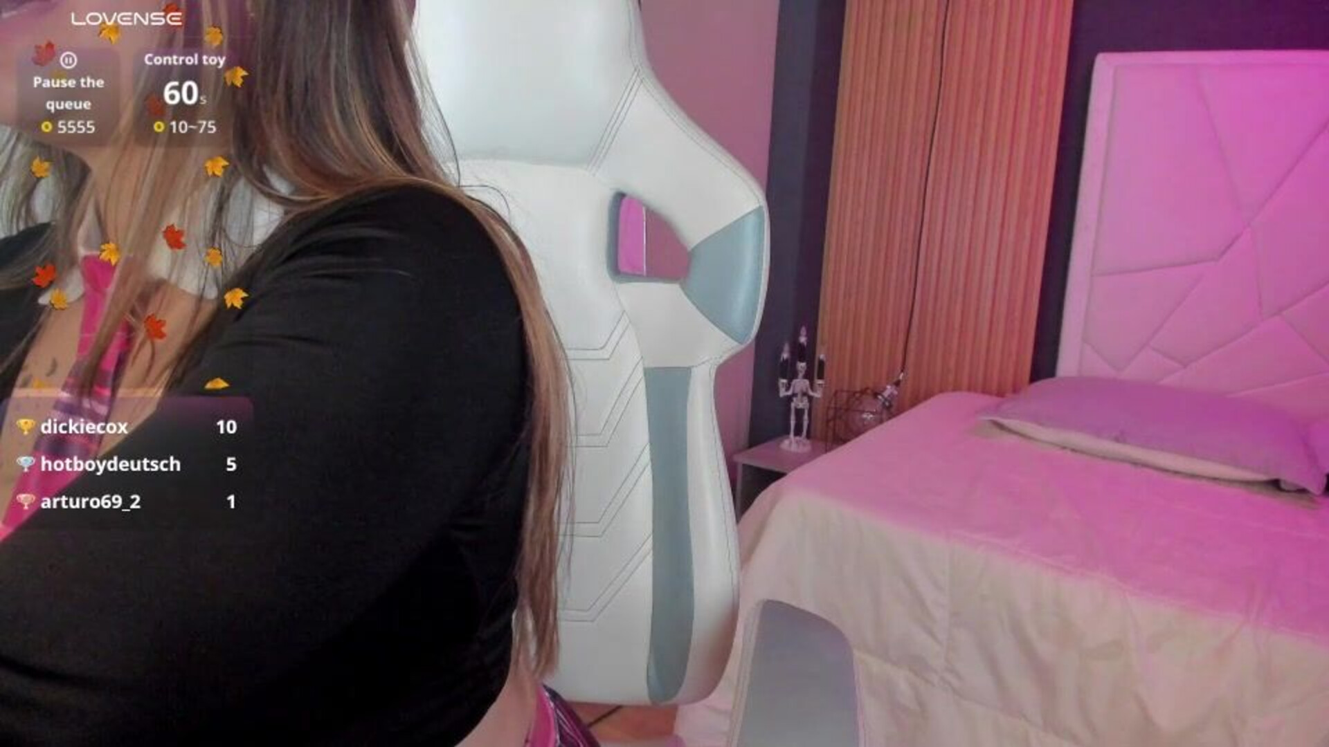 amyglow 2025 12 06 18h47m44s - webcam