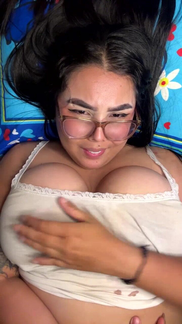 silviakoxxx 2025 11 22 23h44m47s - webcam